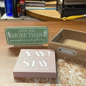 Decorative Sign Set with Pink and Green Accents